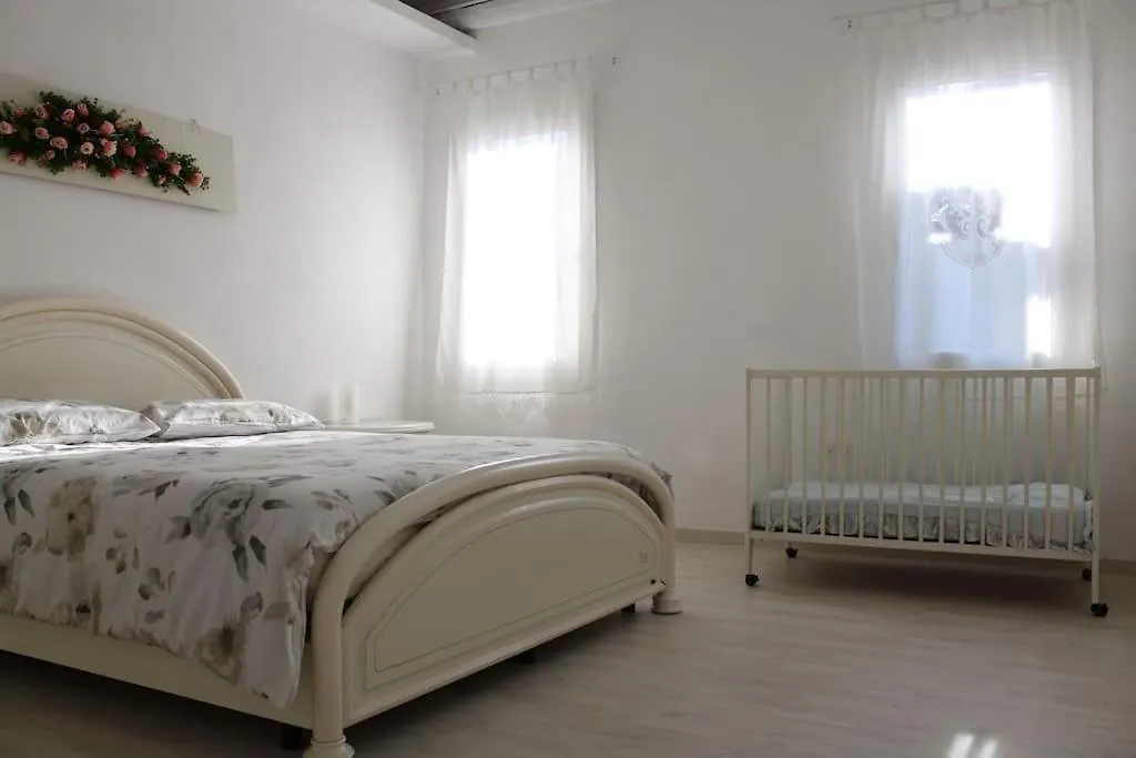 Apartment With Terrace In Chioggia'S Main Square